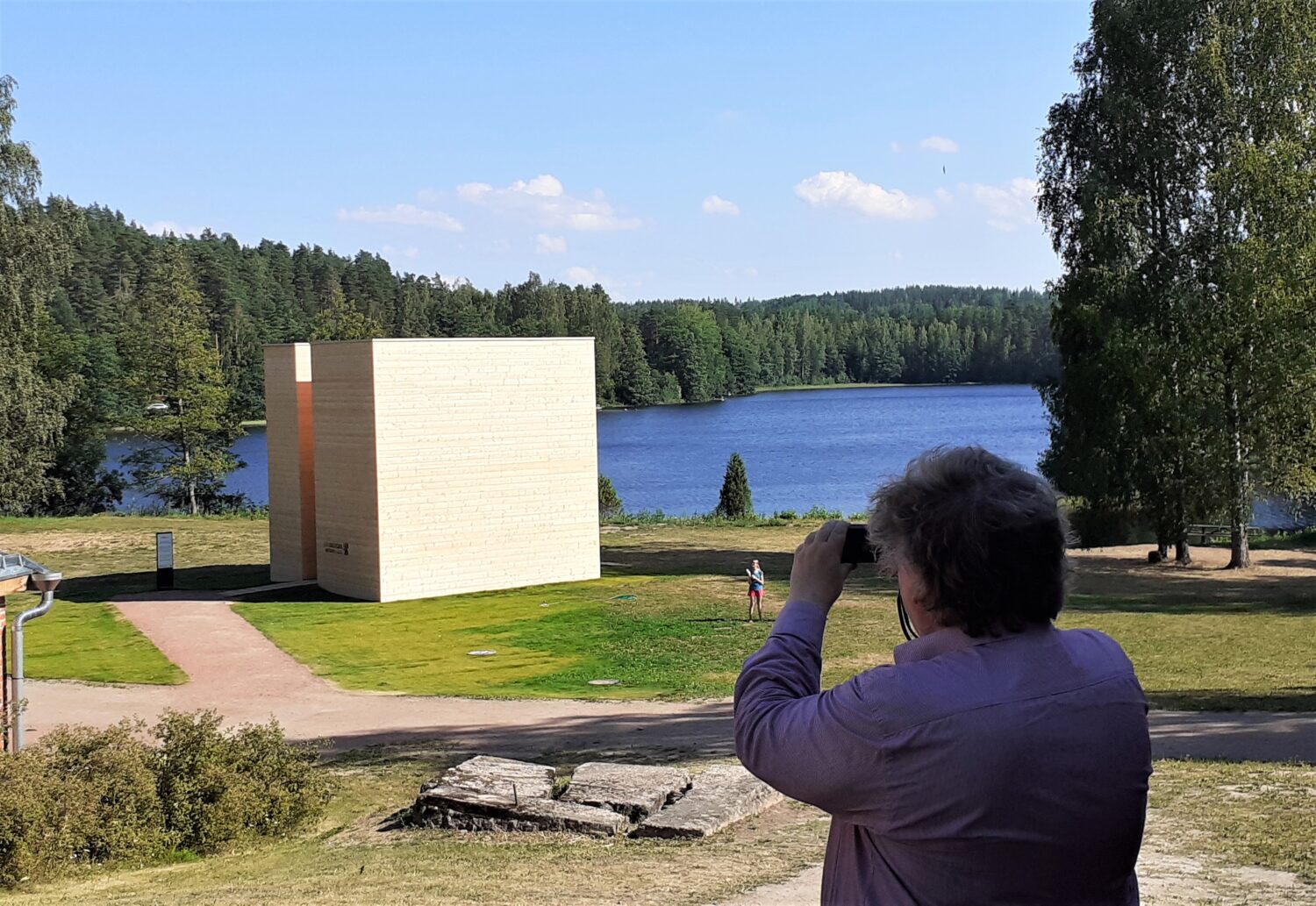 Lasten teatteritapahtuma Kuulas tarjoaa lapsiperheille myös pääsymaksutonta ohjelmaa Kuusankoskitalolla pe 23.5.2025 ja Verlan tehdasmuseon alueen Taidelauantaina 24.5. klo 10-15 3