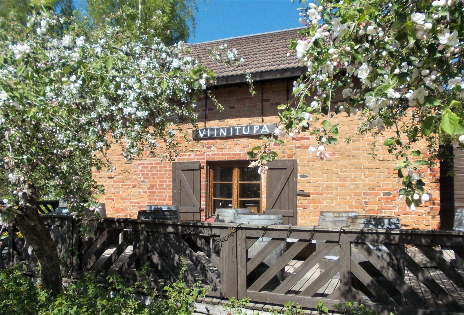 Mustila Viini viinitupa