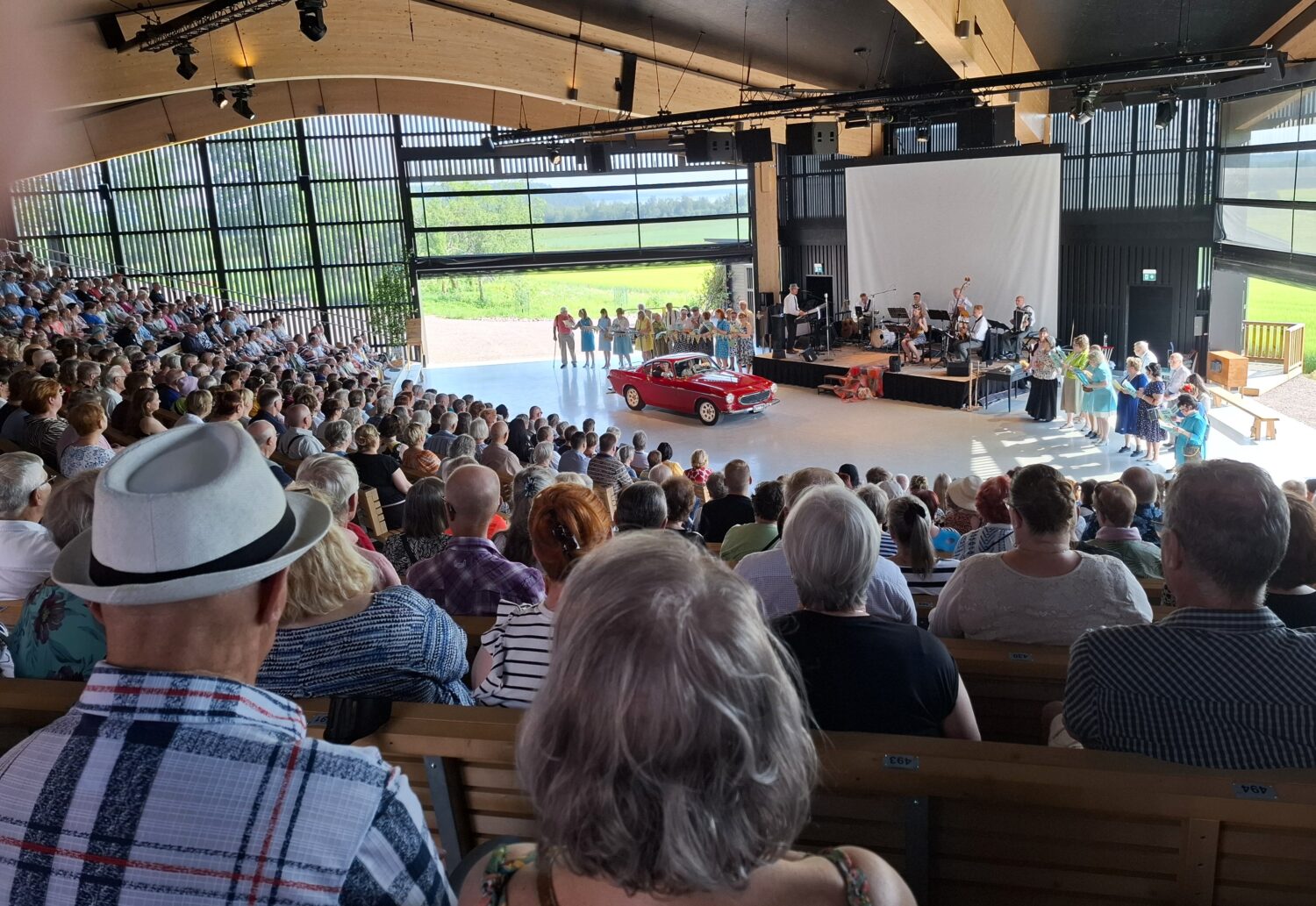 Jaala Areenan musiikkinäytelmä Tammi, Taisto Tammi on uuden tapahtumakeskuksen laadukas ohjelmatoteutus loistavana solistiparinaan Aino Niemi ja Marco Lundberg 1