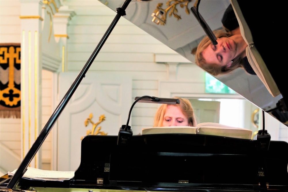 Pianisti Laura Mikkola, Iitin Musiikkijuhlat Kuva: Miia Närkki
