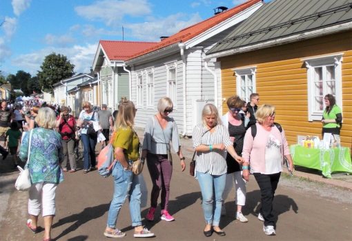 Perinne- ja korjausrakentamisen kesätapahtuma Loviisan Wanhat Talot